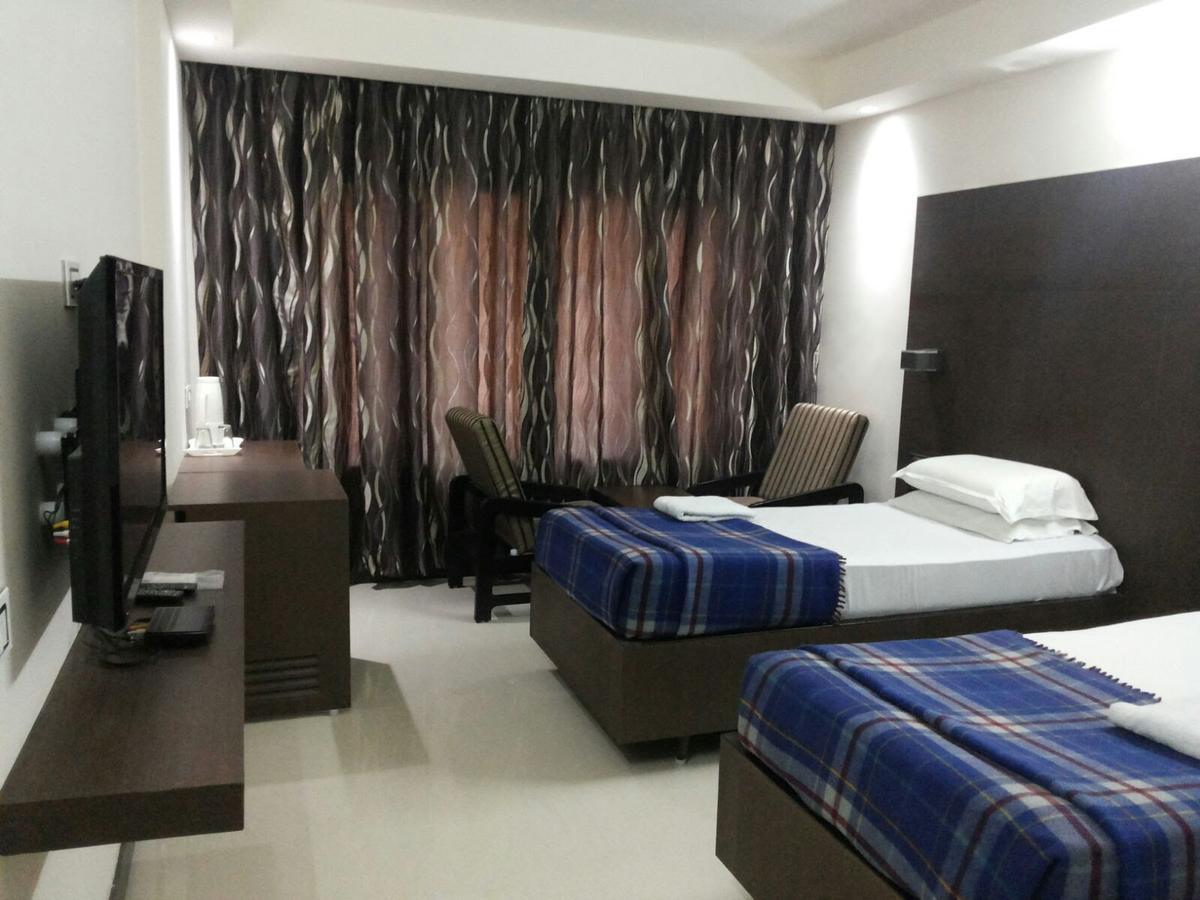 Hotel Surya Rājahmundry Exterior foto