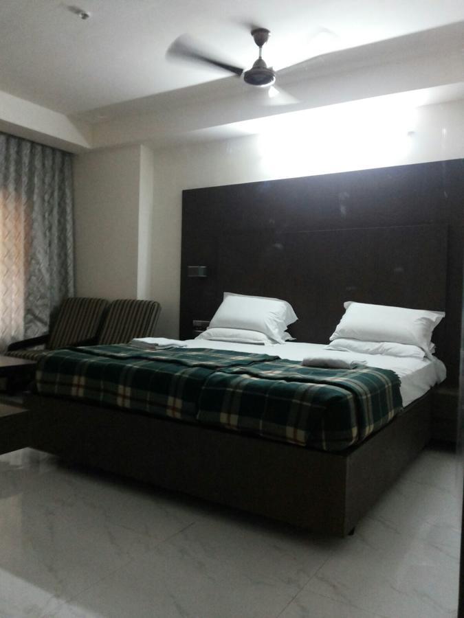 Hotel Surya Rājahmundry Exterior foto